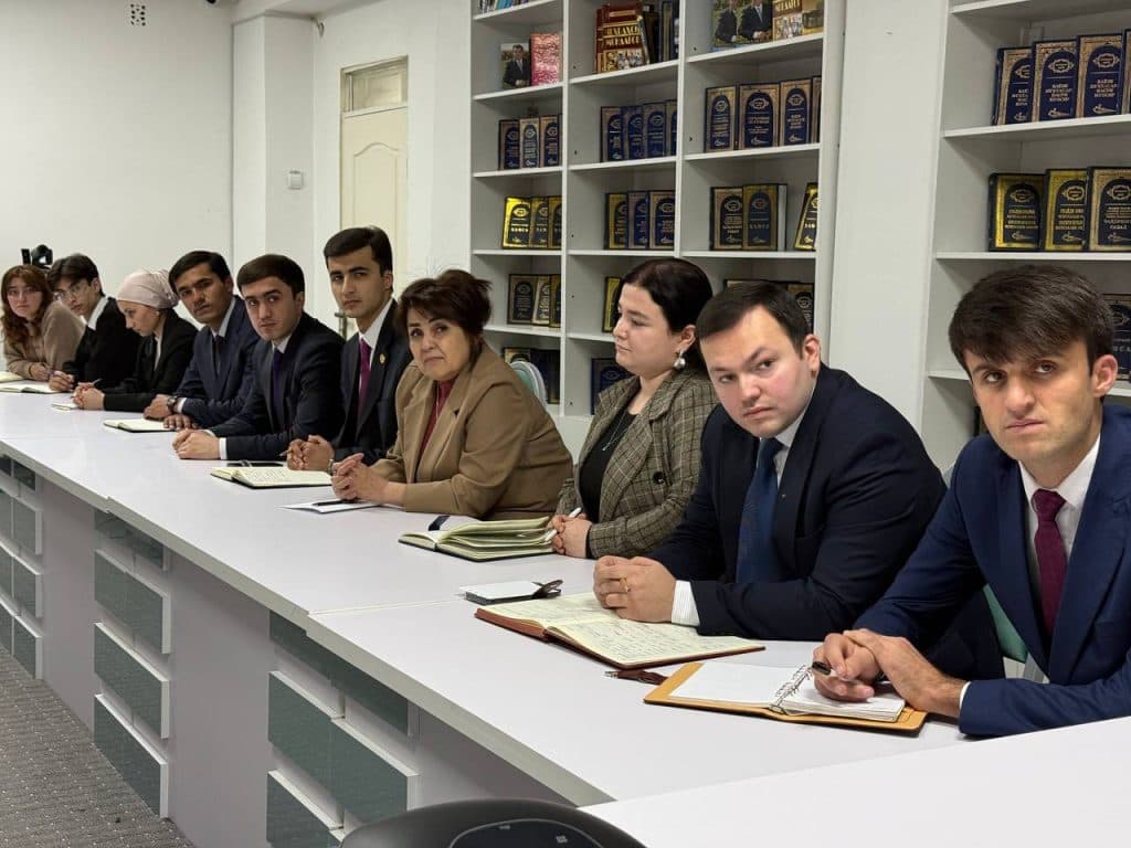 ШАРҲУ ТАВЗЕҲИ ПАЁМИ ПЕШВОИ МИЛЛАТ МУҲТАРАМ ЭМОМАЛӢ РАҲМОН БА МАҶЛИСИ ОЛӢ ДАР МУАССИСА thumbnail 3