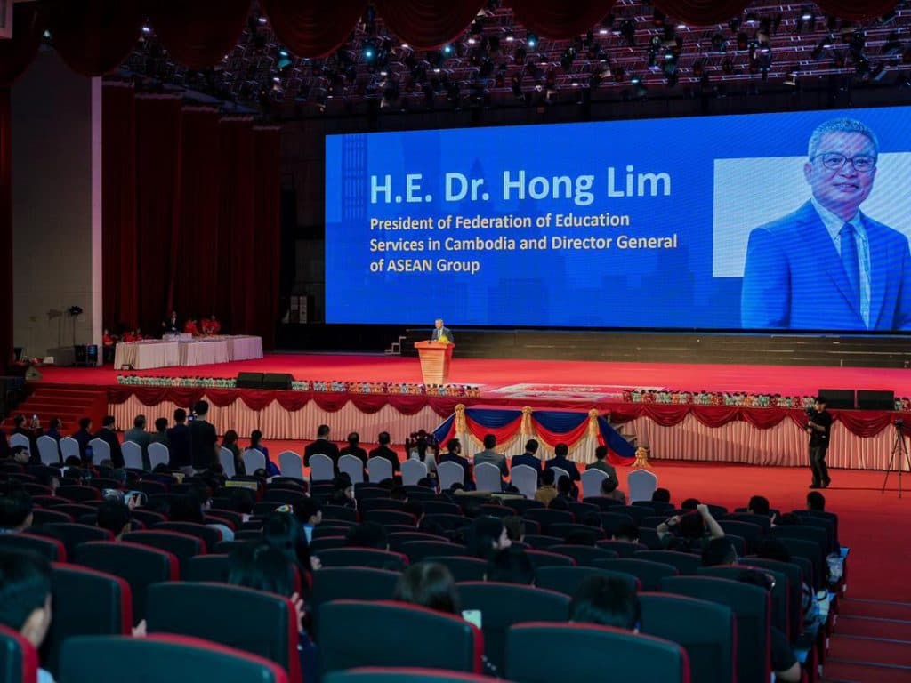 ҒАЛАБАИ МУТЛАҚ: ДУРАХШИ ДАСТАИ ТОҶИКИСТОН ДАР ОЛИМПИАДАИ МАТЕМАТИКИИ АНГКОР–2025 thumbnail 3