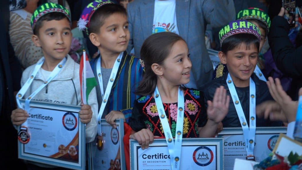 ДАСТАИ МУНТАХАБИ ТОҶИКИСТОН БО 51 МЕДАЛ БА ВАТАН БАРГАШТ thumbnail 4