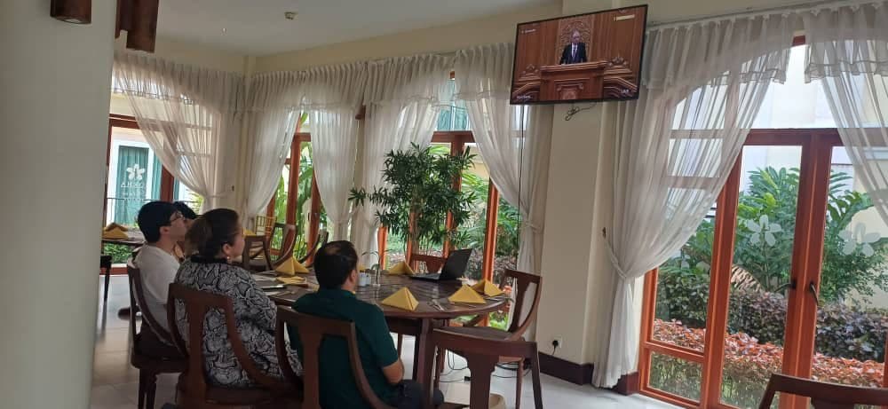 САДОИ ПАЁМ ДАР ОСИЁИ ҶАНУБУ ШАРҚӢ: ГӮШ БА ҲАРФИ ПЕШВО БОЯД КУНЕМ thumbnail 6