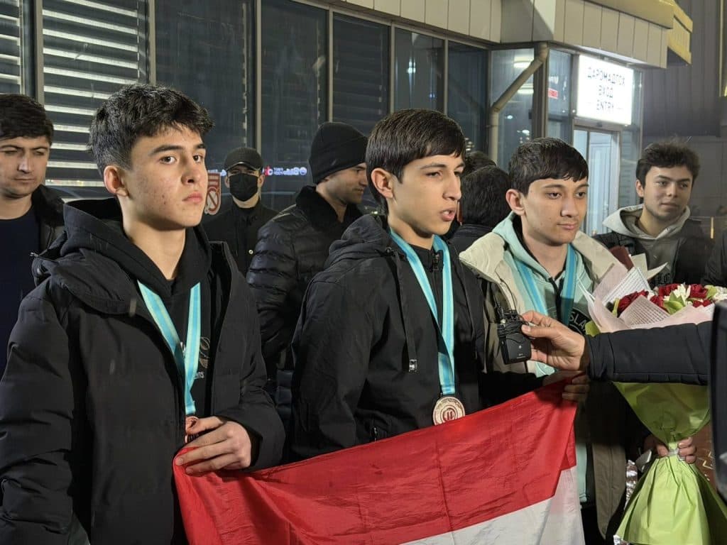 ЯК МЕДАЛИ ТИЛЛО, ЯК МЕДАЛИ НУҚРА ВА ПАНҶ МЕДАЛИ БИРИНҶӢ ДАР ХАЗИНАИ ОЛИМПИИ ТОҶИКИСТОН thumbnail 5