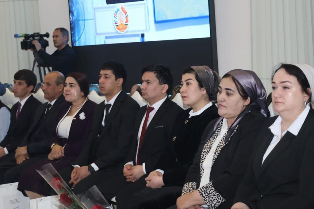 МАРОСИМИ ҶАМЪБАСТИ ОЛИМПИАДАҲОИ ҶУМҲУРИЯВӢ, БАЙНАЛМИЛАЛӢ ВА ҲАВАСМАНДСОЗИИ ОМӮЗГОРОНИ ПЕШСАФИ ҲАРАКАТИ ОЛИМПӢ ДАР СОЛИ 2025 thumbnail 41