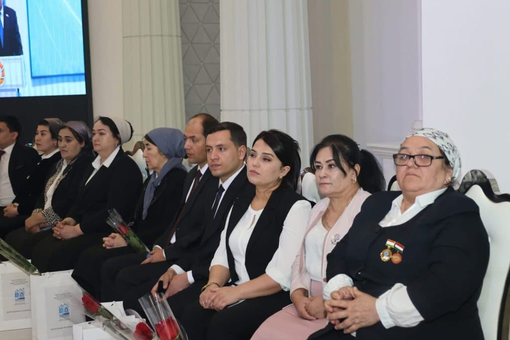 МАРОСИМИ ҶАМЪБАСТИ ОЛИМПИАДАҲОИ ҶУМҲУРИЯВӢ, БАЙНАЛМИЛАЛӢ ВА ҲАВАСМАНДСОЗИИ ОМӮЗГОРОНИ ПЕШСАФИ ҲАРАКАТИ ОЛИМПӢ ДАР СОЛИ 2025 thumbnail 42